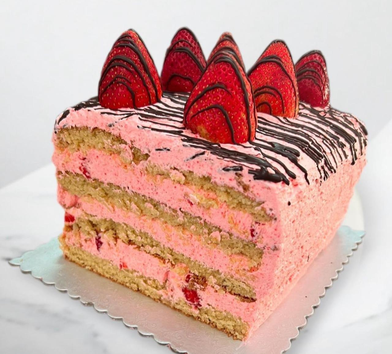 Keto Strawberry Delight Slice – Almond Flour & Monk Fruit Sweetened